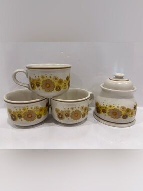 Vintage 1970s made in England stoneware floral tea cups&lidded sugar retro daisy